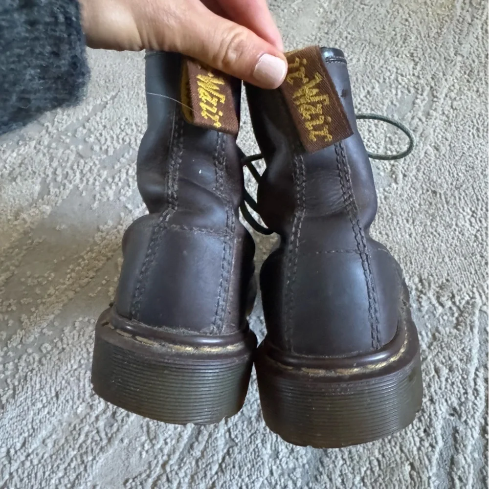 Vintage Dr. Martens boots brown lace up classic made in England 9